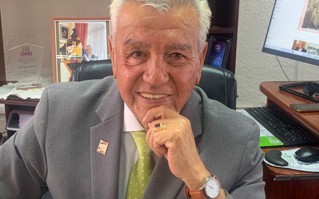 Jorge Tapia Guerrero, Profesor normalista, administrador, consultor y Premio Nacional de Excelencia Docent